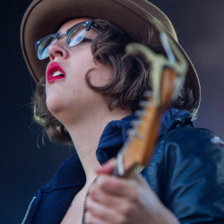 SALLIE FORD AND THE SOUND OUTSIDE